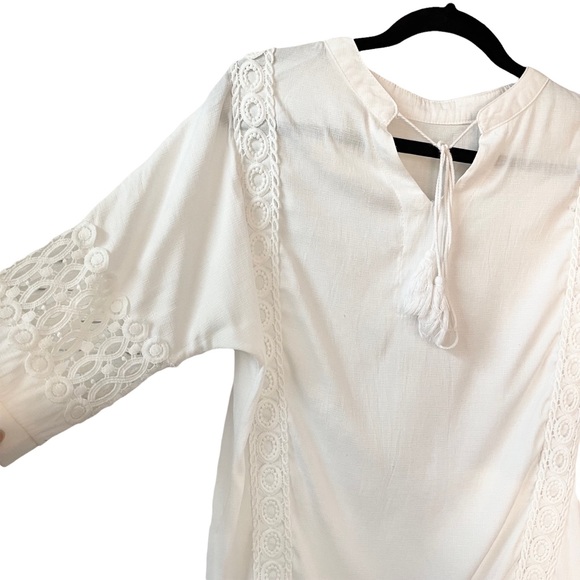 White Cotton Loose Fit Embroidered Three-Quarter Sleeved Tunic - Picture 3 of 6